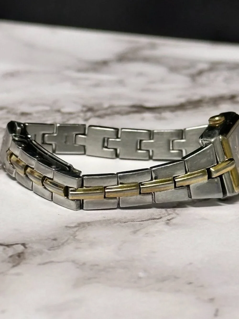 Vintage Seiko Solar Watch Women Silver Gold Two Tone Black Dial 5.75 Inch - Picture 8 of 12